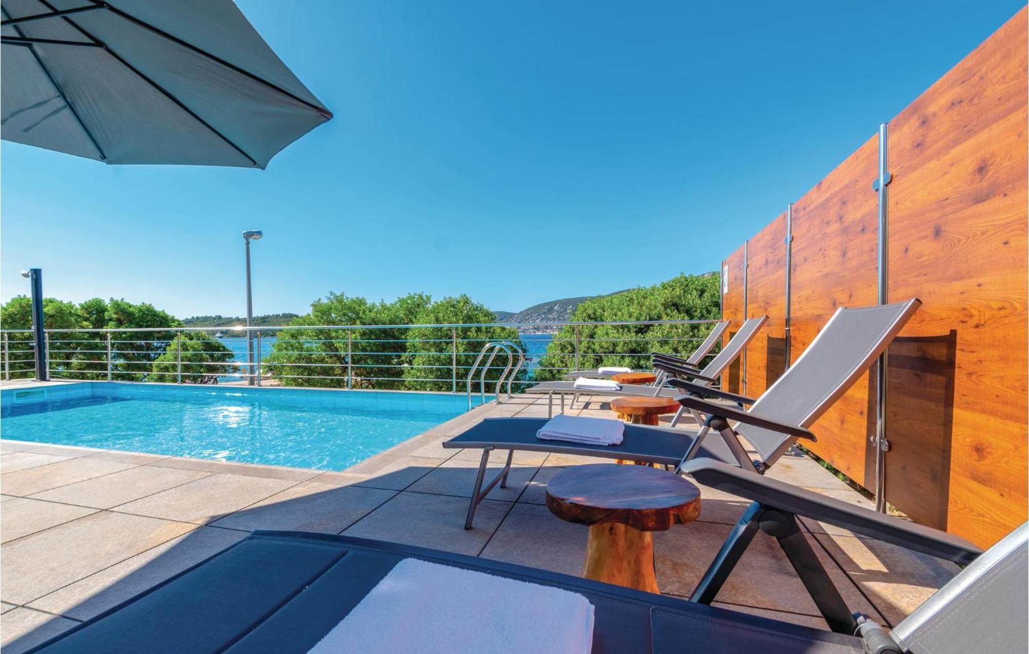 Nice Home In Kneze With Wifi Pupnat Exterior foto
